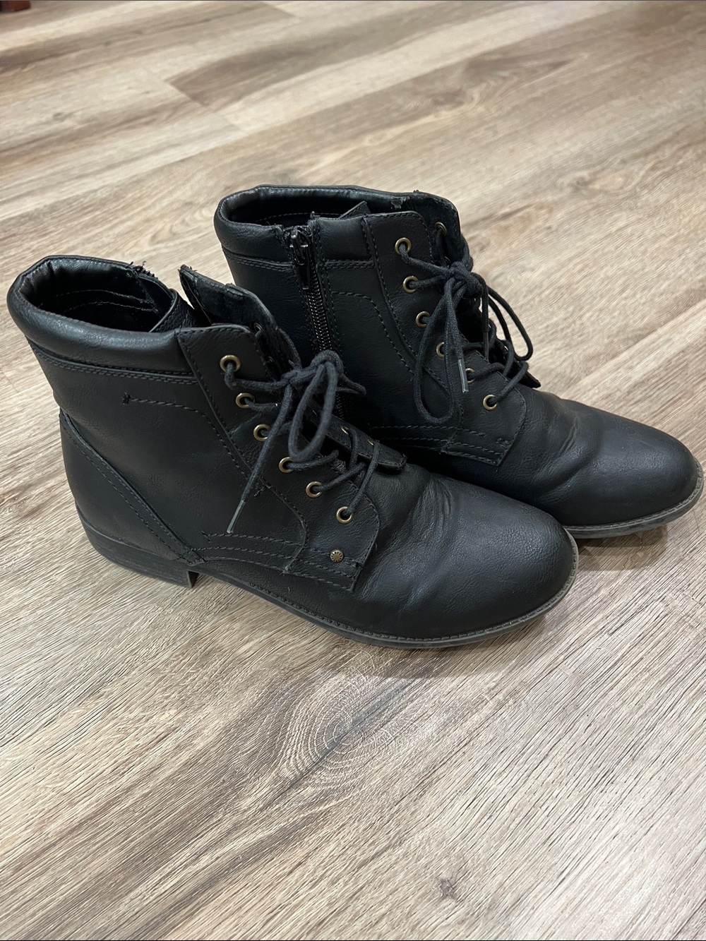 Bass Black Lace-up Women's Ankle Boots